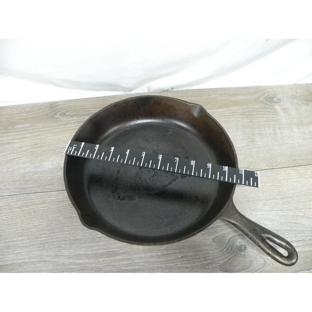 Cast Iron Skillet No. 8 Black Flat Cooking Surface Dual Pour Spouts